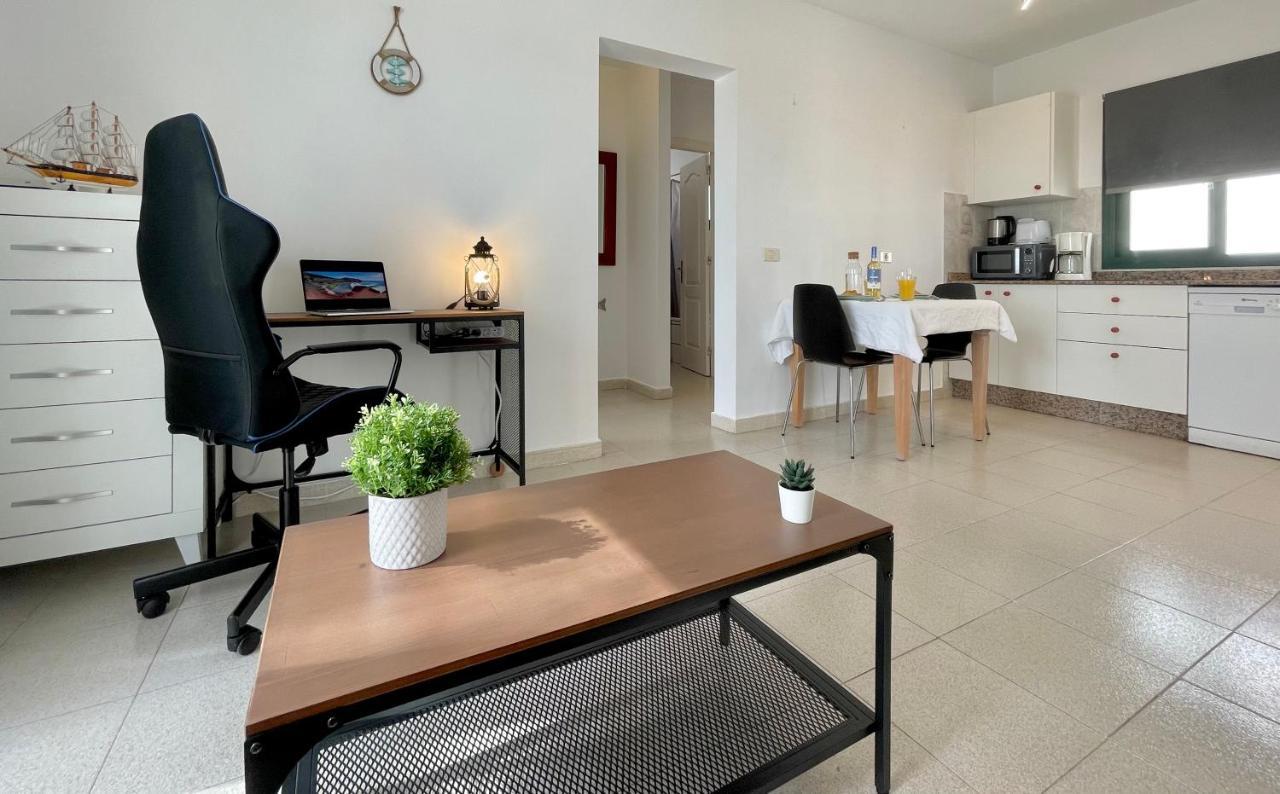 Cozy And Sunny Apartment Over The Rooftops ปูแอร์โตเดลคาร์เมน ภายนอก รูปภาพ