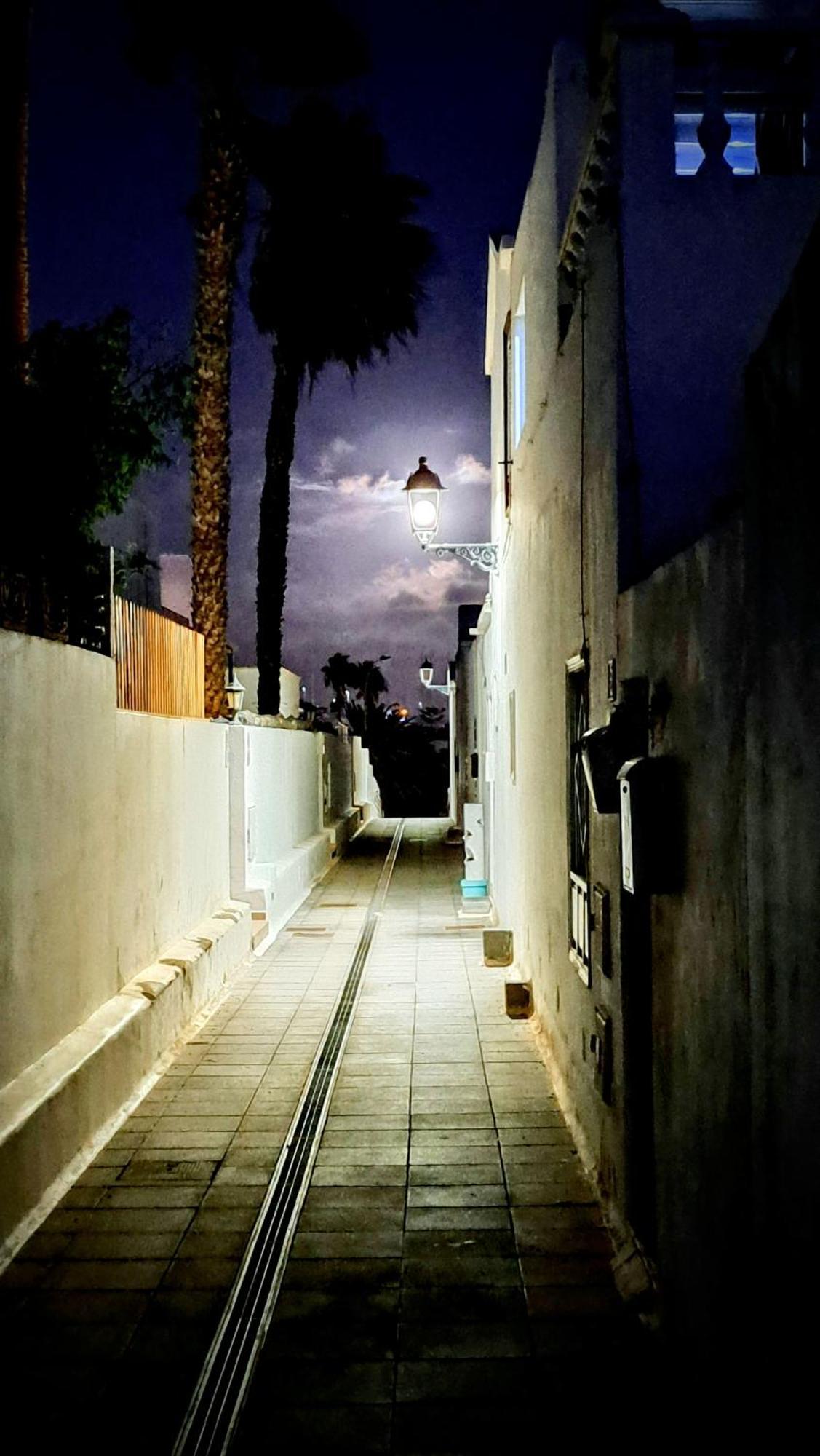 Cozy And Sunny Apartment Over The Rooftops ปูแอร์โตเดลคาร์เมน ภายนอก รูปภาพ